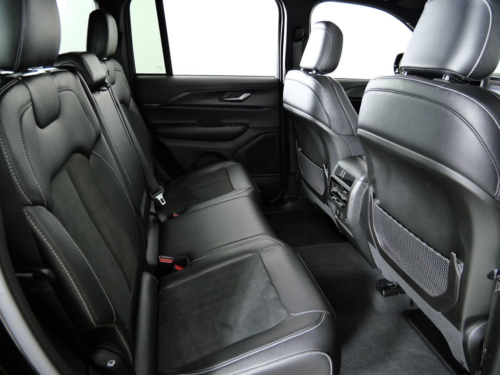 Thumbnail: 2024 Jeep Grand Cherokee - 11