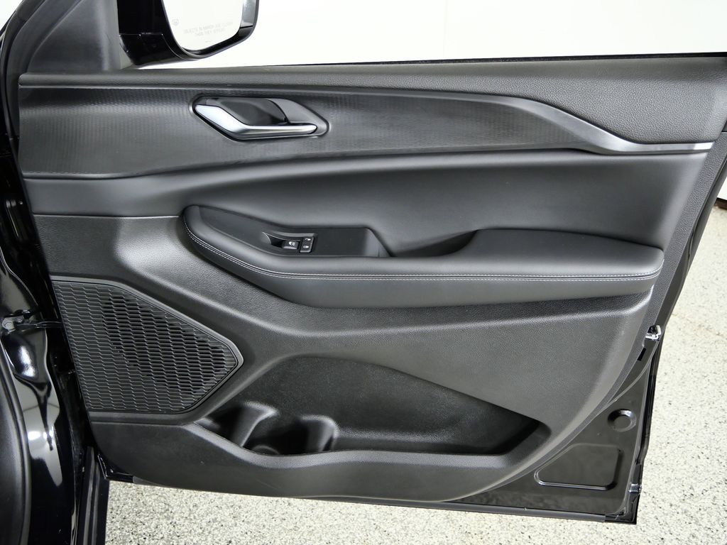 Thumbnail: 2024 Jeep Grand Cherokee - 26