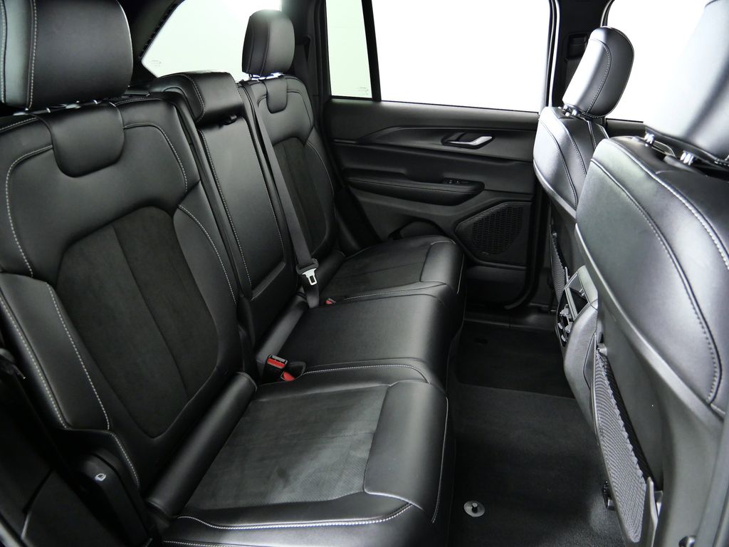 Thumbnail: 2024 Jeep Grand Cherokee - 29