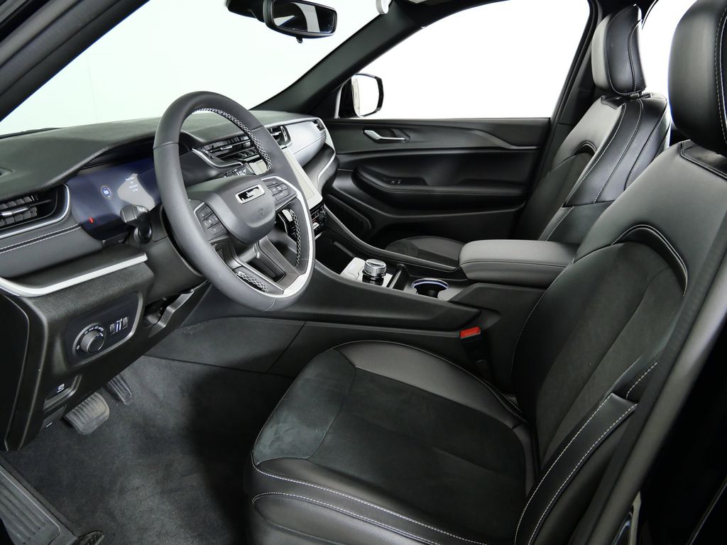 Thumbnail: 2024 Jeep Grand Cherokee - 35