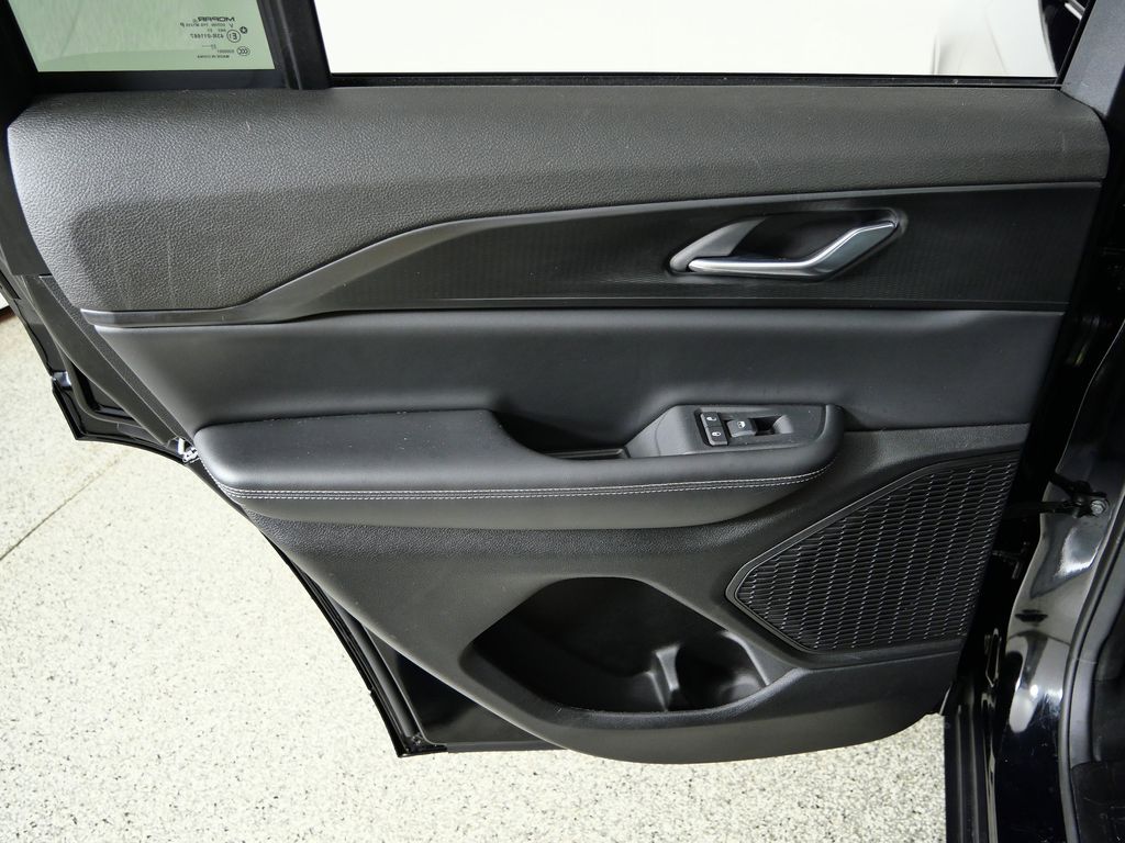 Thumbnail: 2024 Jeep Grand Cherokee - 31