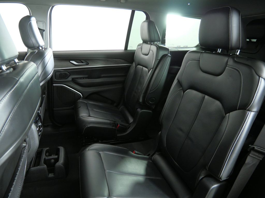 Thumbnail: 2021 Jeep Grand Cherokee L - 30