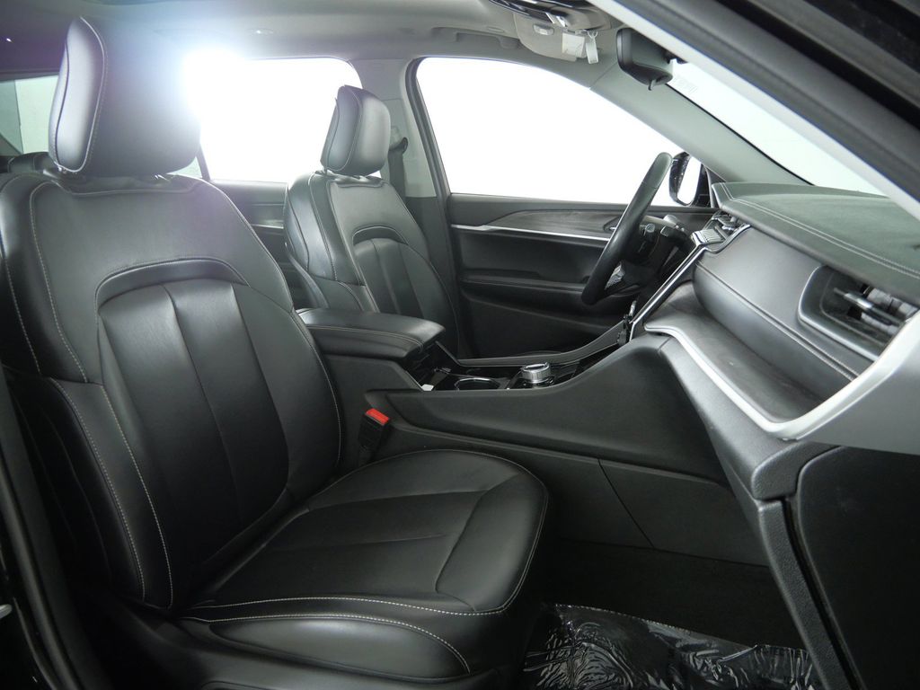 Thumbnail: 2021 Jeep Grand Cherokee L - 9