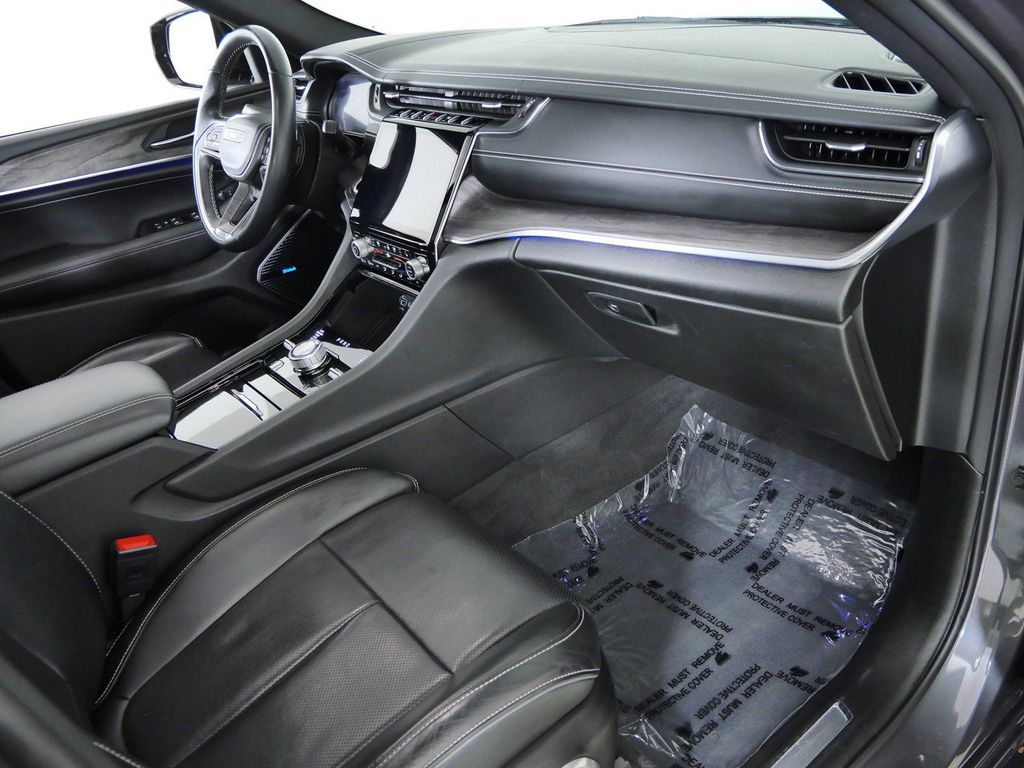 Thumbnail: 2022 Jeep Grand Cherokee L - 9