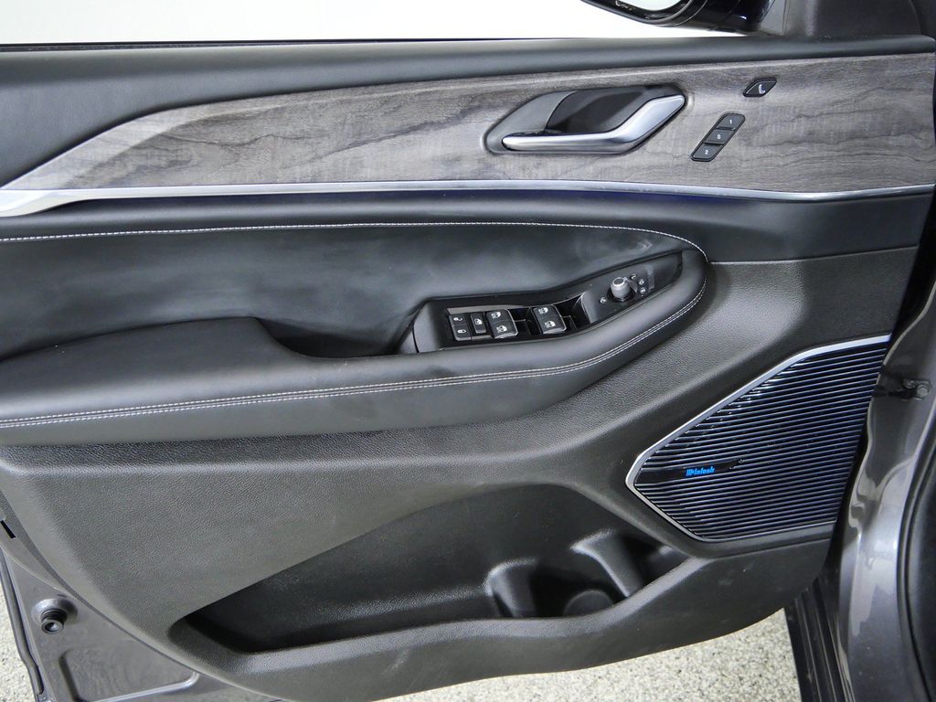 Thumbnail: 2022 Jeep Grand Cherokee L - 37