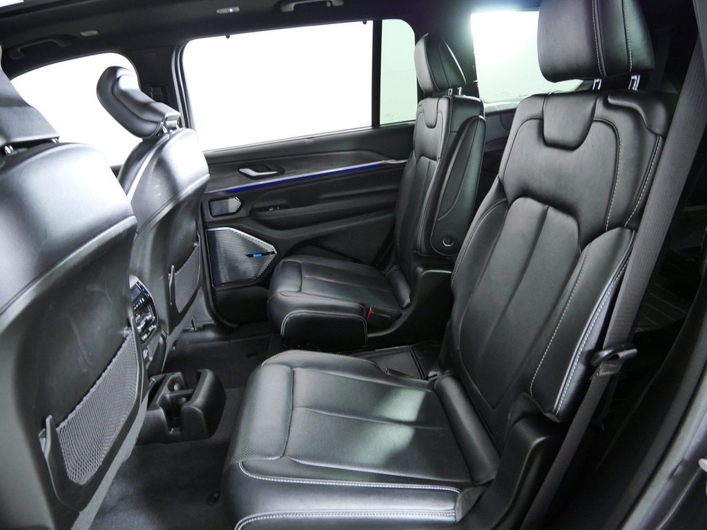 Thumbnail: 2022 Jeep Grand Cherokee L - 36
