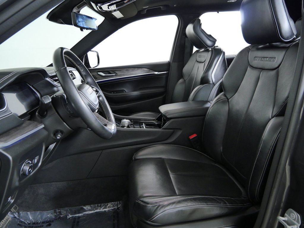 Thumbnail: 2022 Jeep Grand Cherokee L - 11