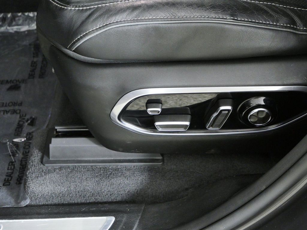 Thumbnail: 2022 Jeep Grand Cherokee L - 38