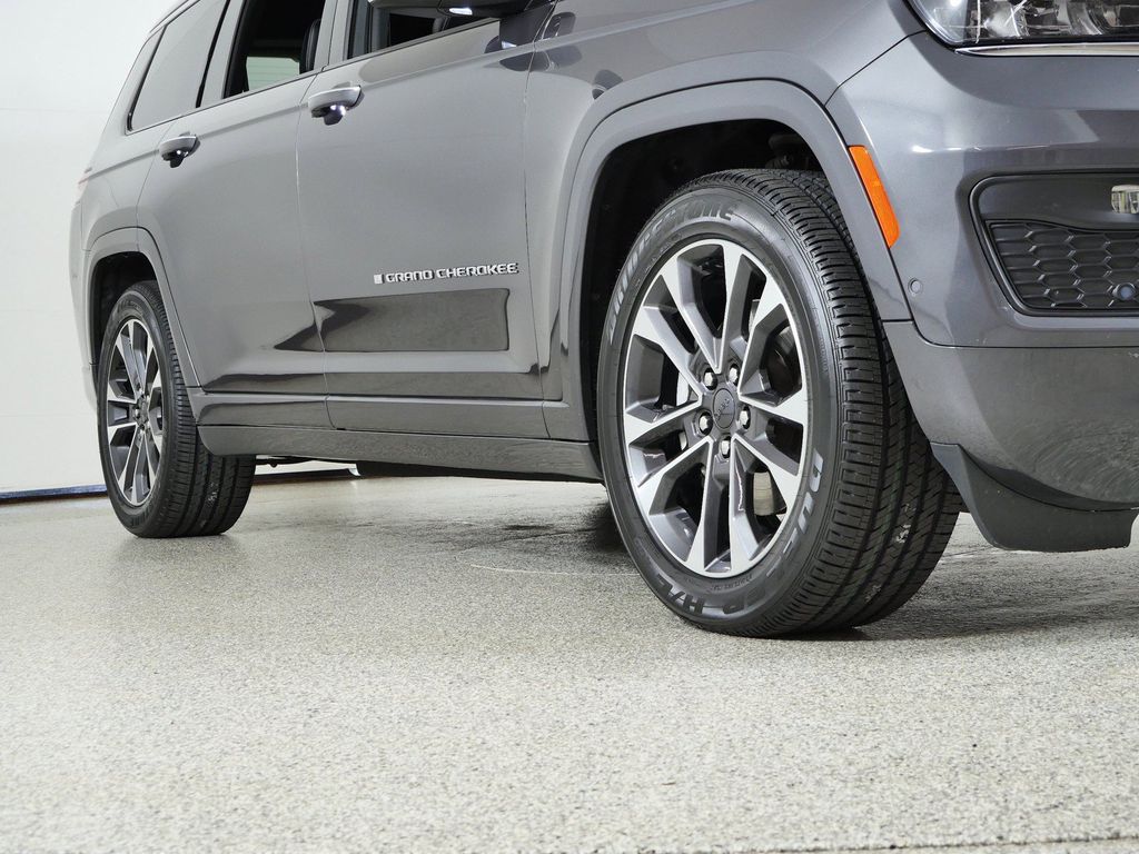 Thumbnail: 2022 Jeep Grand Cherokee L - 8