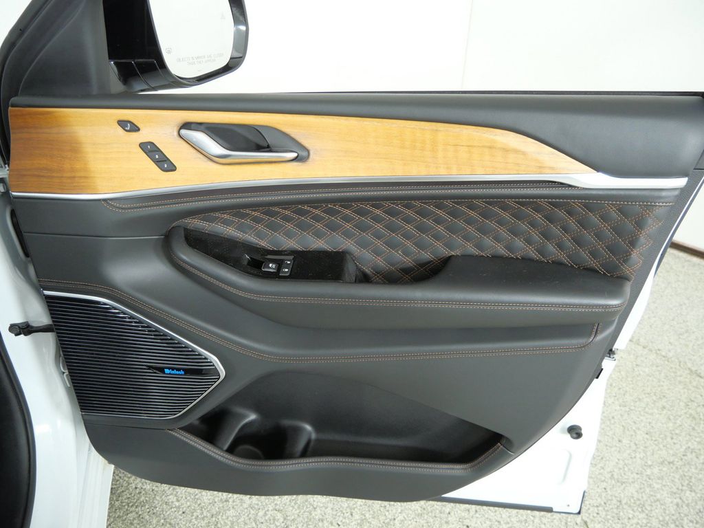Thumbnail: 2021 Jeep Grand Cherokee L - 27