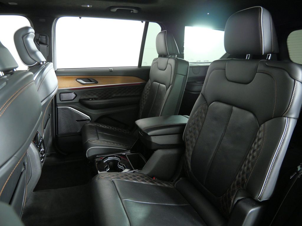 Thumbnail: 2021 Jeep Grand Cherokee L - 36