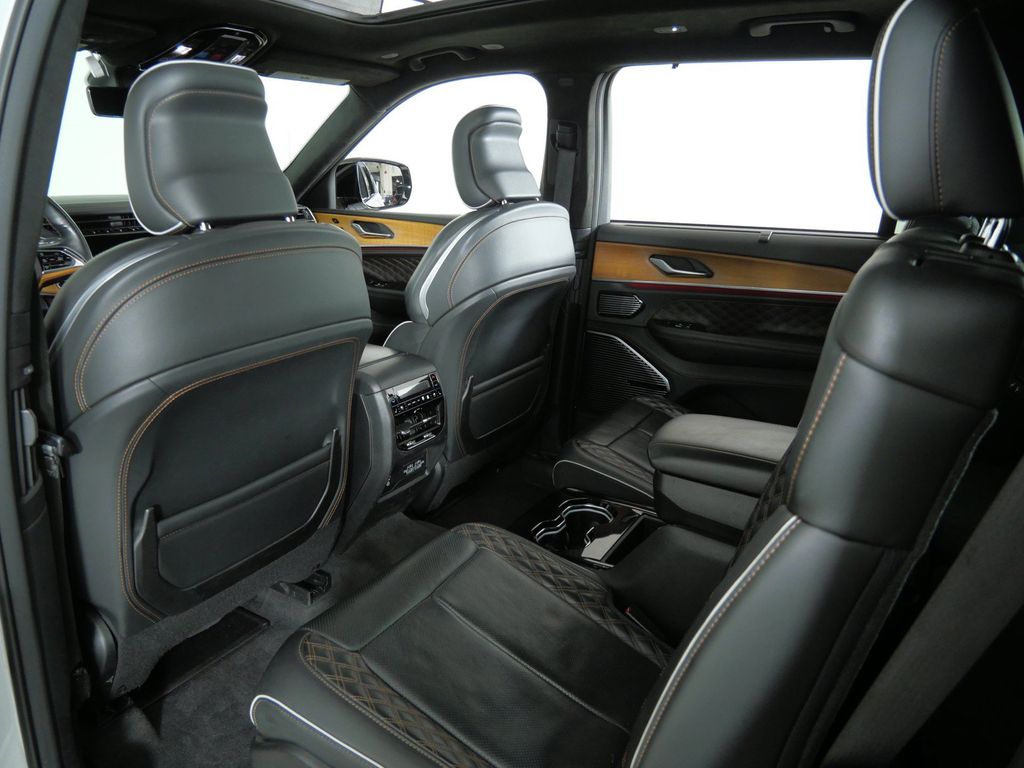 Thumbnail: 2021 Jeep Grand Cherokee L - 35