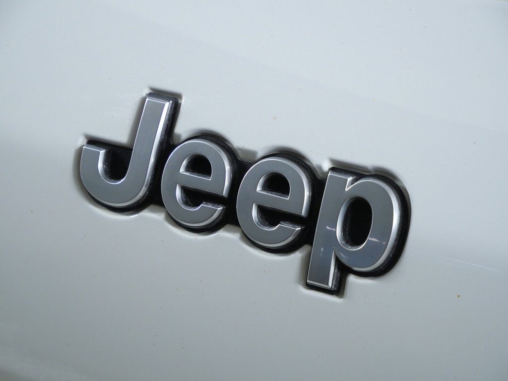Thumbnail: 2021 Jeep Grand Cherokee L - 21