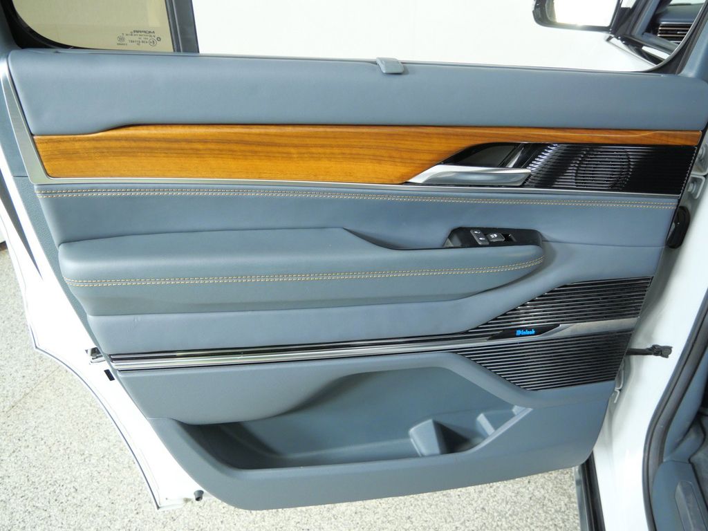 Thumbnail: 2022 Jeep Grand Wagoneer - 38