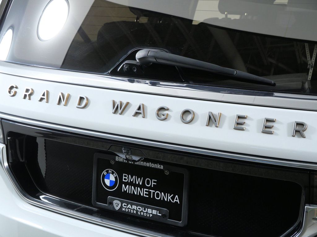 Thumbnail: 2022 Jeep Grand Wagoneer - 16