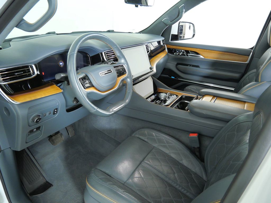 Thumbnail: 2022 Jeep Grand Wagoneer - 8