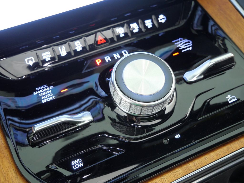 Thumbnail: 2022 Jeep Grand Wagoneer - 50