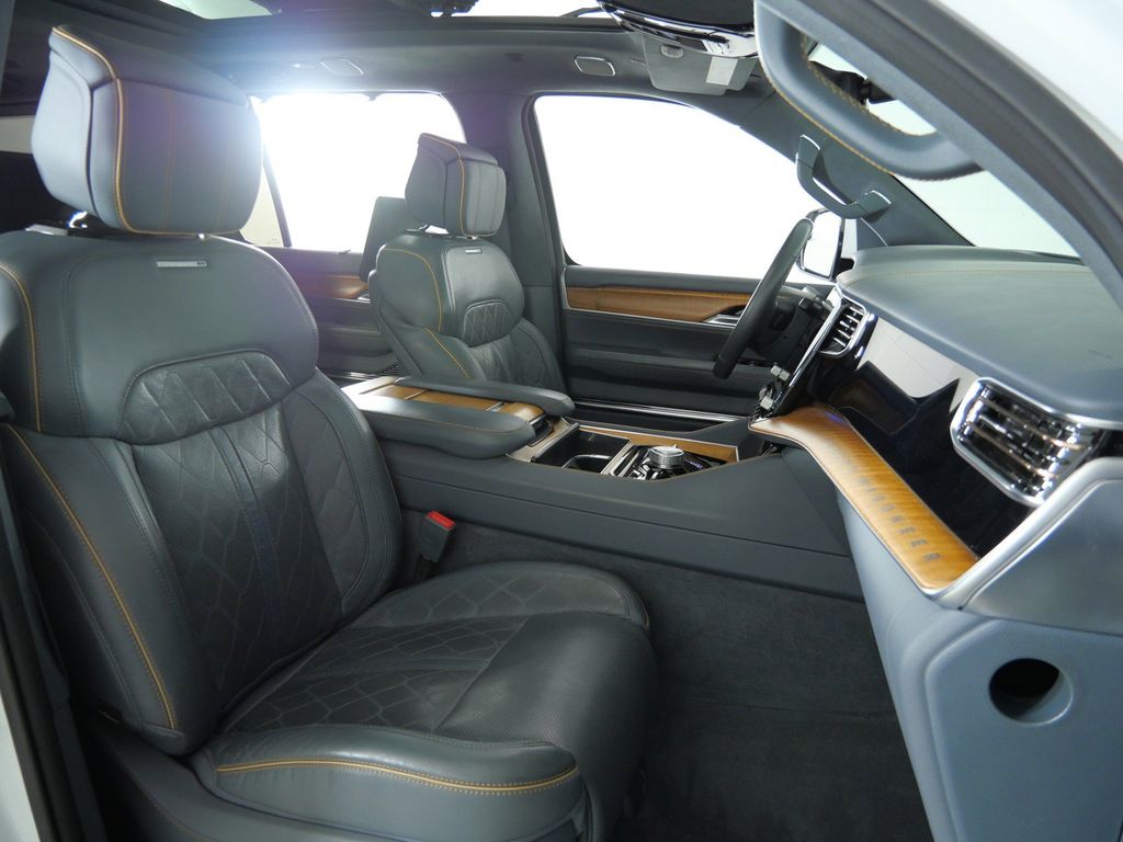 Thumbnail: 2022 Jeep Grand Wagoneer - 28