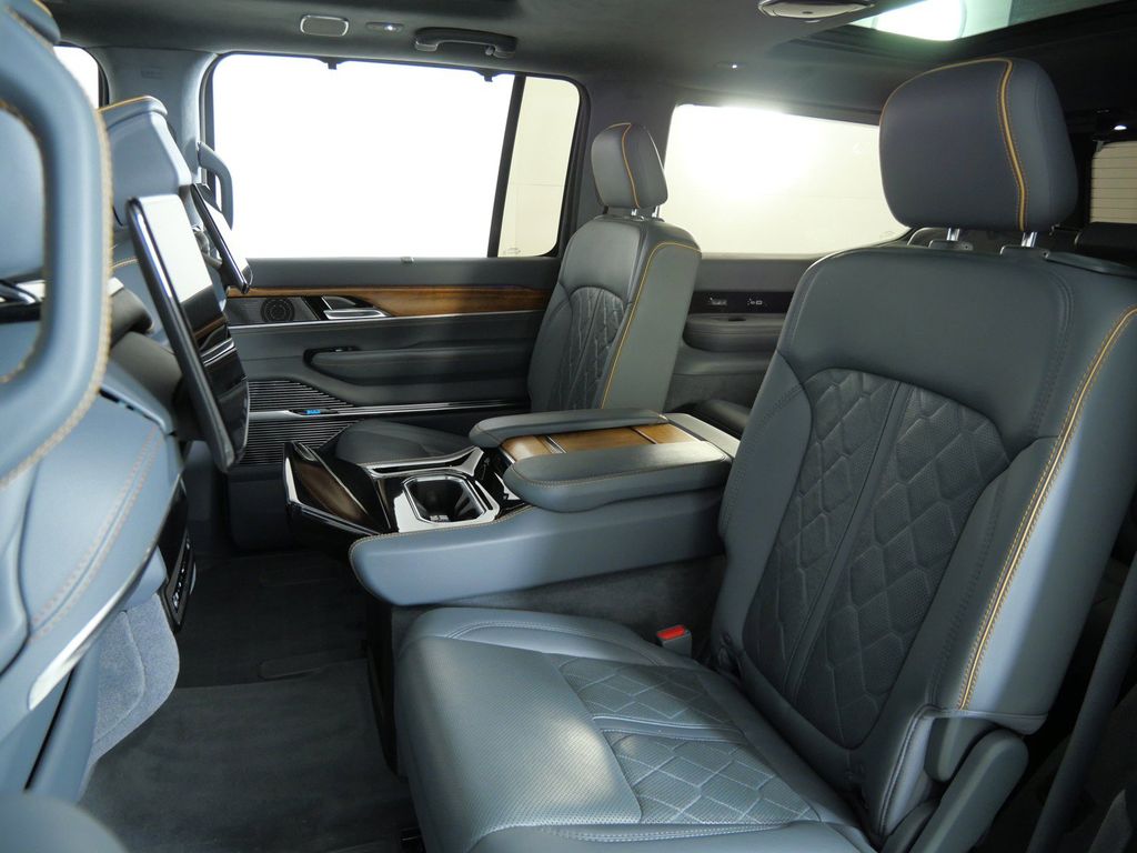 Thumbnail: 2022 Jeep Grand Wagoneer - 40
