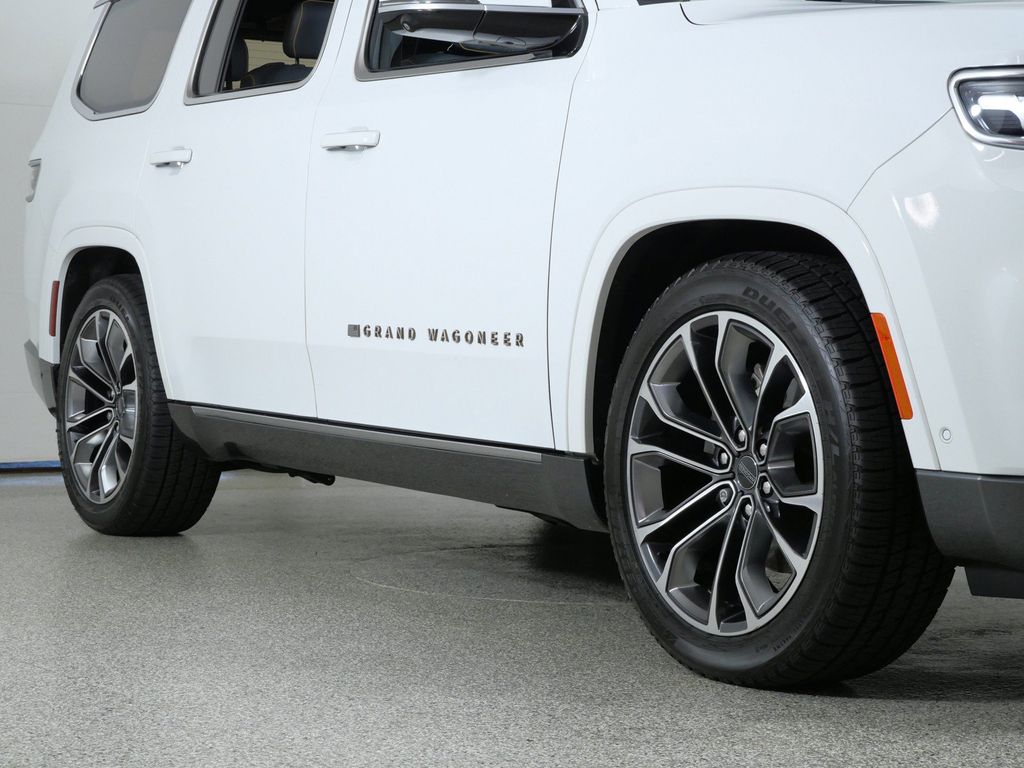 Thumbnail: 2022 Jeep Grand Wagoneer - 7