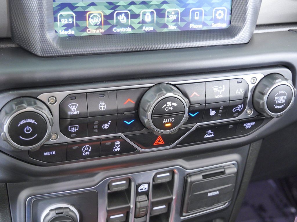 Thumbnail: 2021 Jeep Gladiator - 46