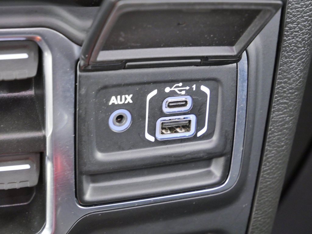 Thumbnail: 2021 Jeep Gladiator - 50