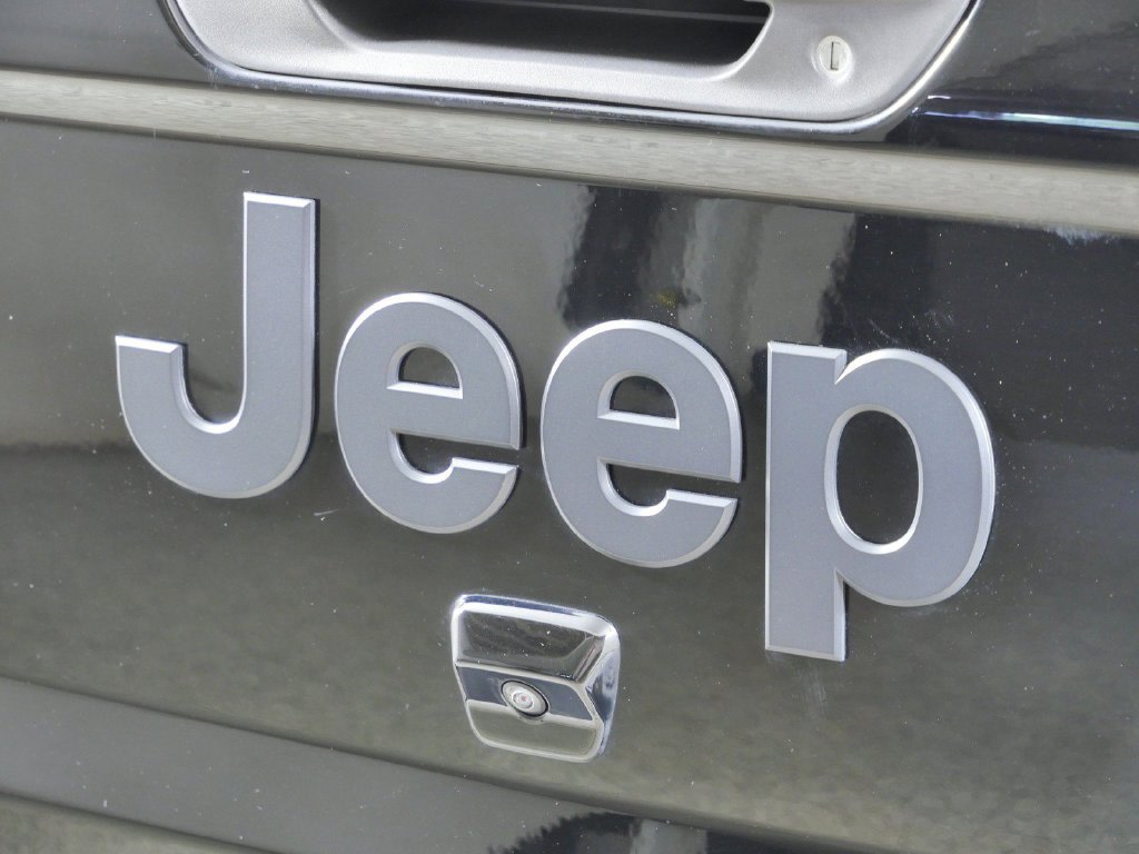 Thumbnail: 2021 Jeep Gladiator - 23