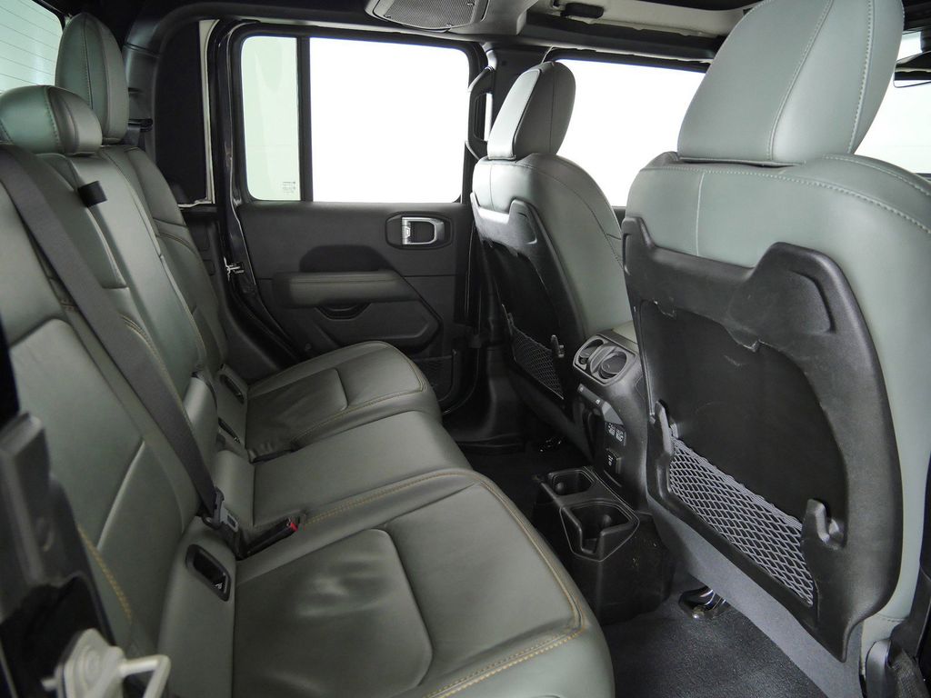 Thumbnail: 2024 Jeep Gladiator - 12