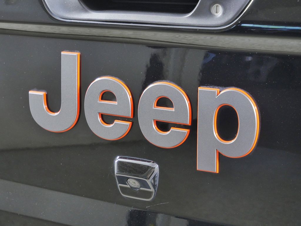 Thumbnail: 2024 Jeep Gladiator - 22