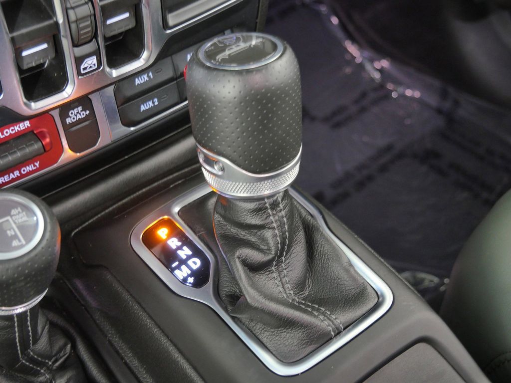 Thumbnail: 2024 Jeep Gladiator - 14