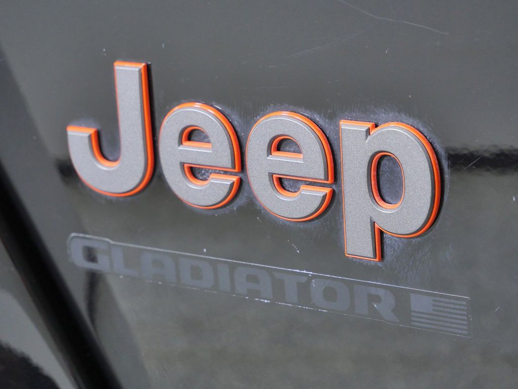 Thumbnail: 2024 Jeep Gladiator - 18