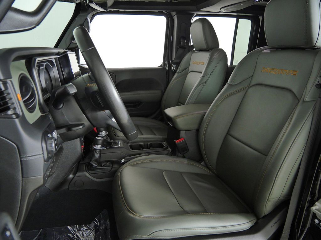 Thumbnail: 2024 Jeep Gladiator - 36