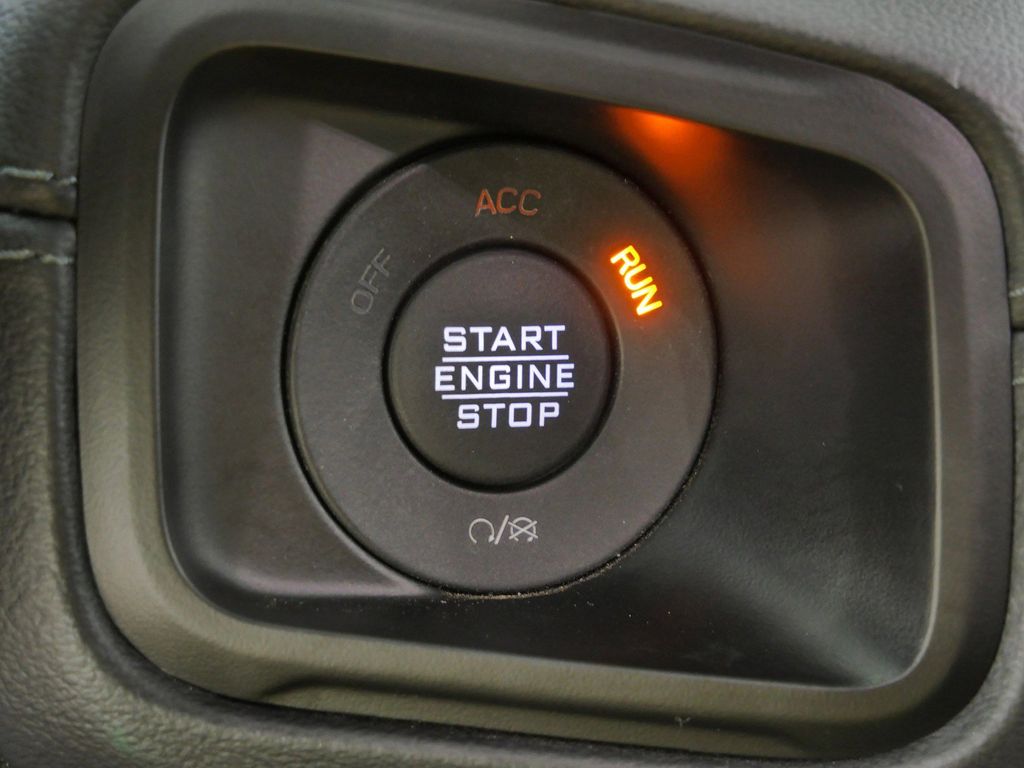 Thumbnail: 2024 Jeep Gladiator - 46