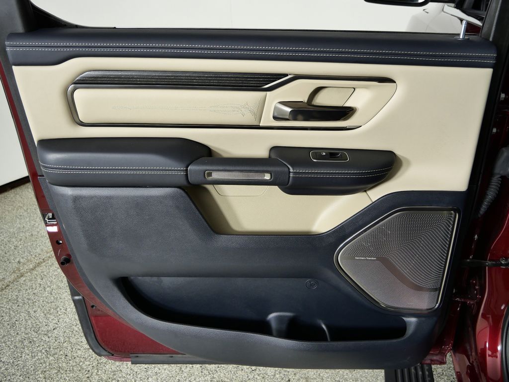 Thumbnail: 2019 RAM 1500 - 32