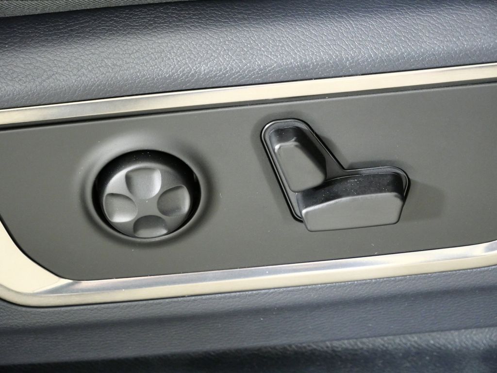 Thumbnail: 2019 RAM 1500 - 28