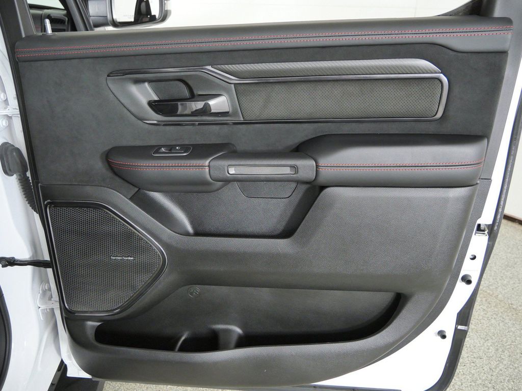 Thumbnail: 2023 RAM 1500 - 32