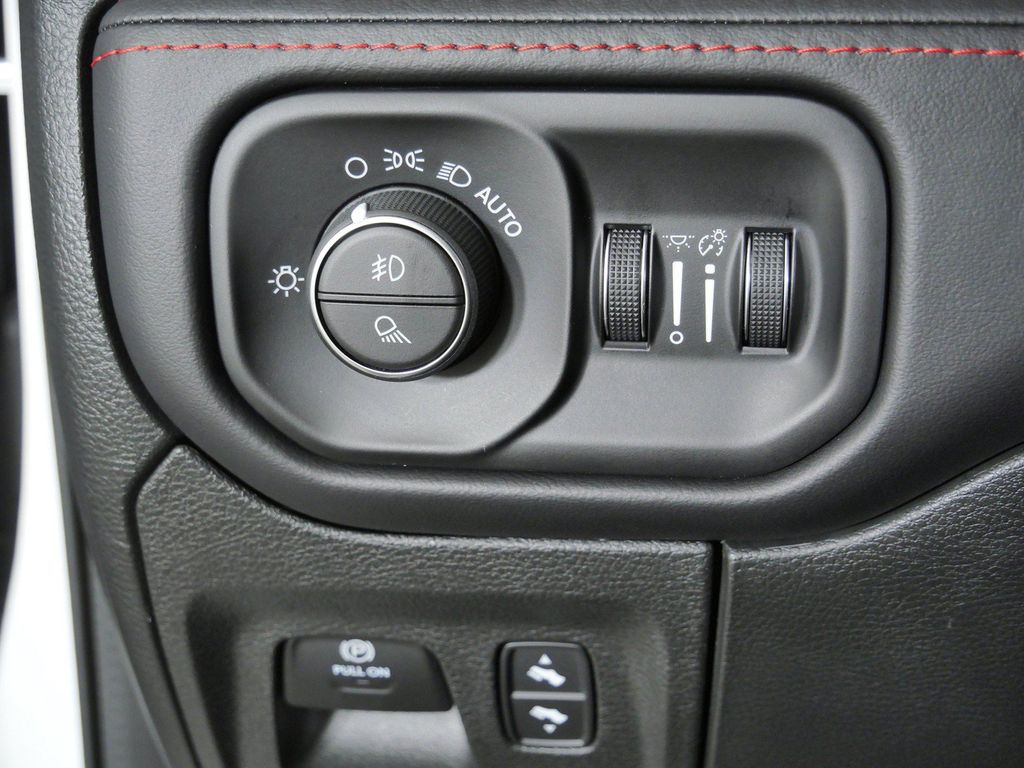 Thumbnail: 2023 RAM 1500 - 43