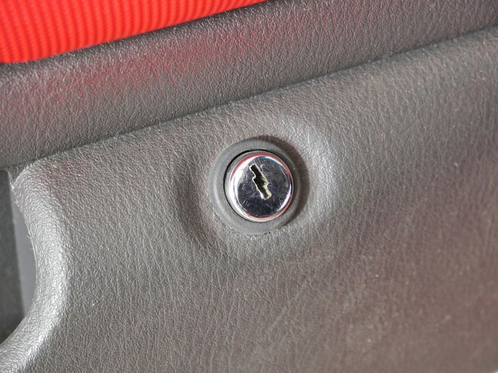 Thumbnail: 2002 Ford Thunderbird - 36