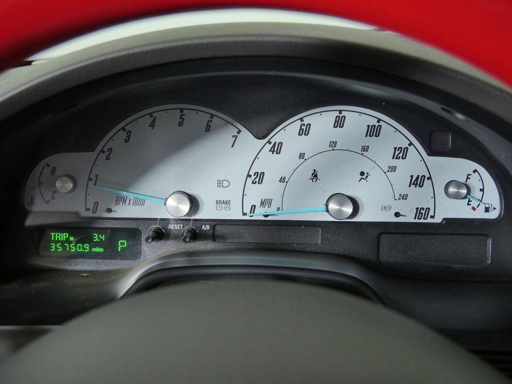 Thumbnail: 2002 Ford Thunderbird - 13