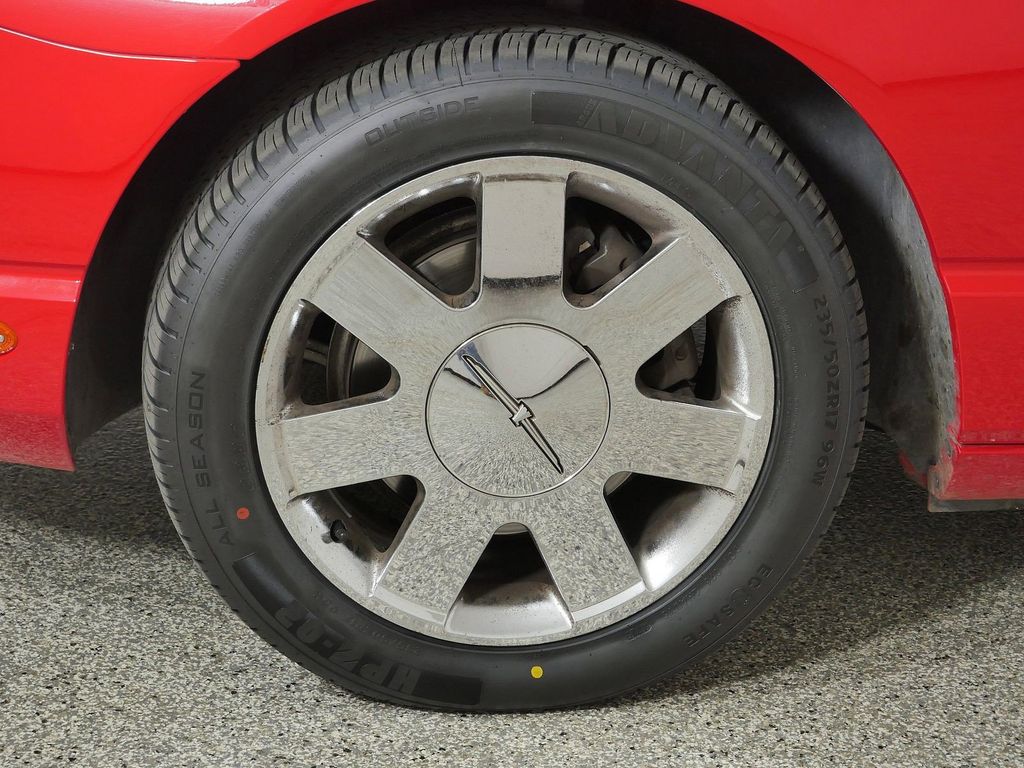Thumbnail: 2002 Ford Thunderbird - 6