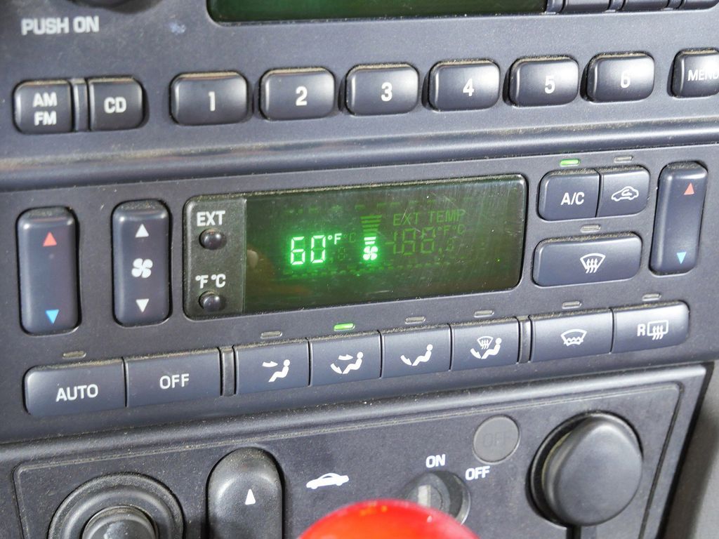 Thumbnail: 2002 Ford Thunderbird - 42