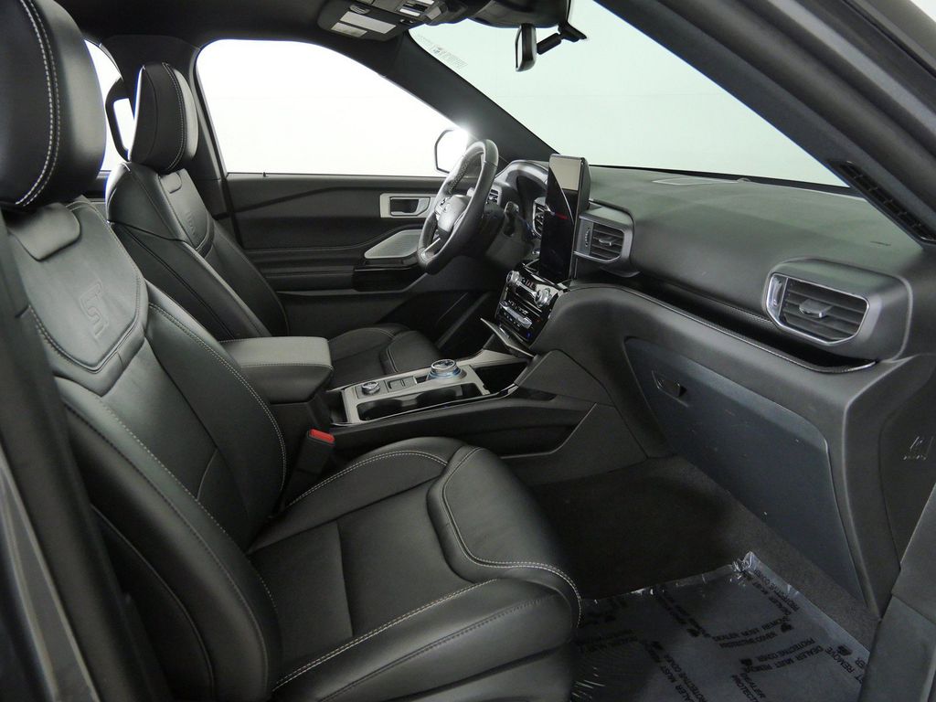 Thumbnail: 2023 Ford Explorer - 9
