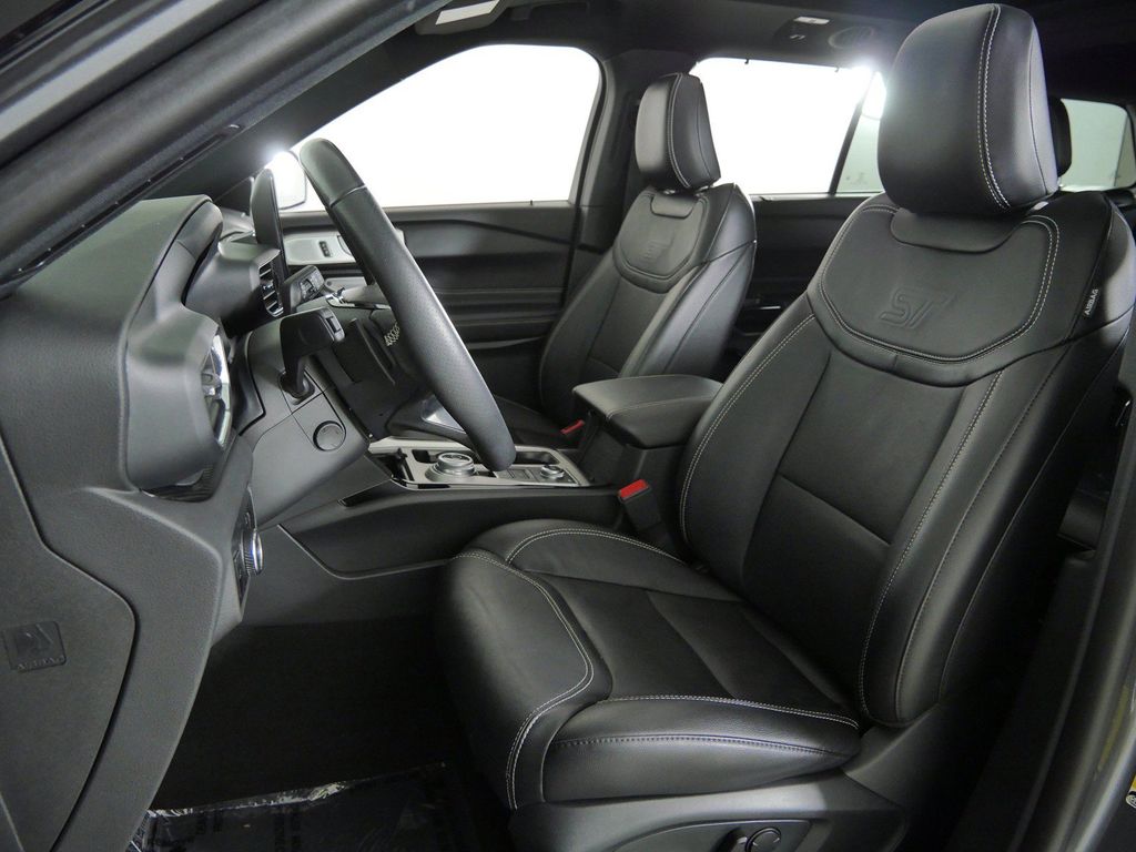 Thumbnail: 2023 Ford Explorer - 38