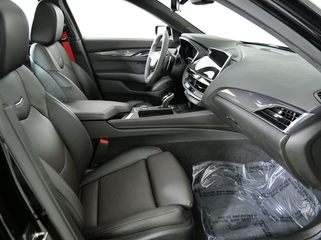 Thumbnail: 2022 Cadillac CT5 - 9