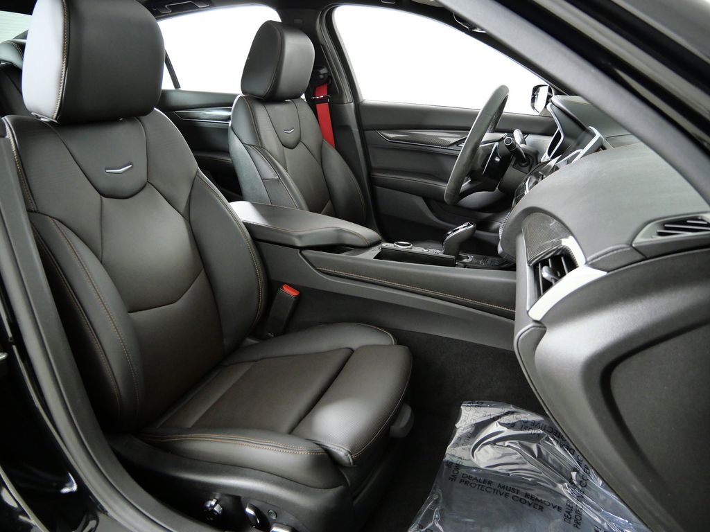 Thumbnail: 2022 Cadillac CT5 - 10