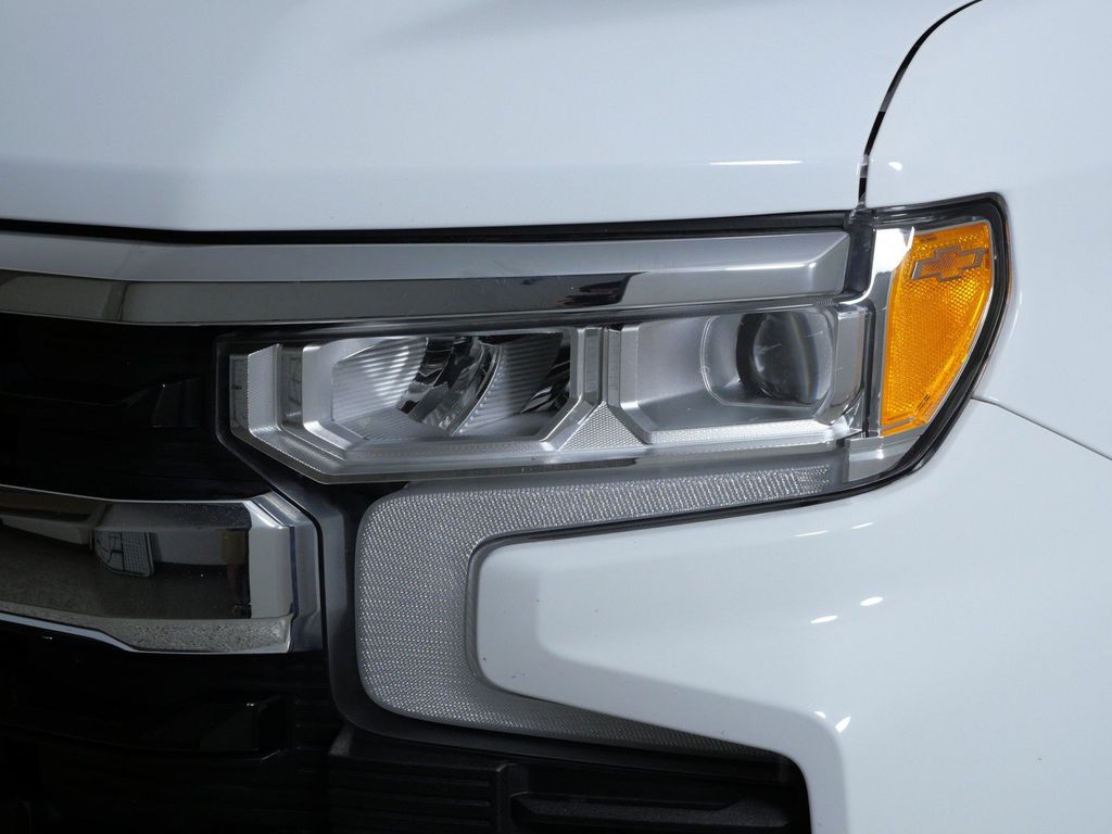 Thumbnail: 2022 Chevrolet Silverado 1500 - 17