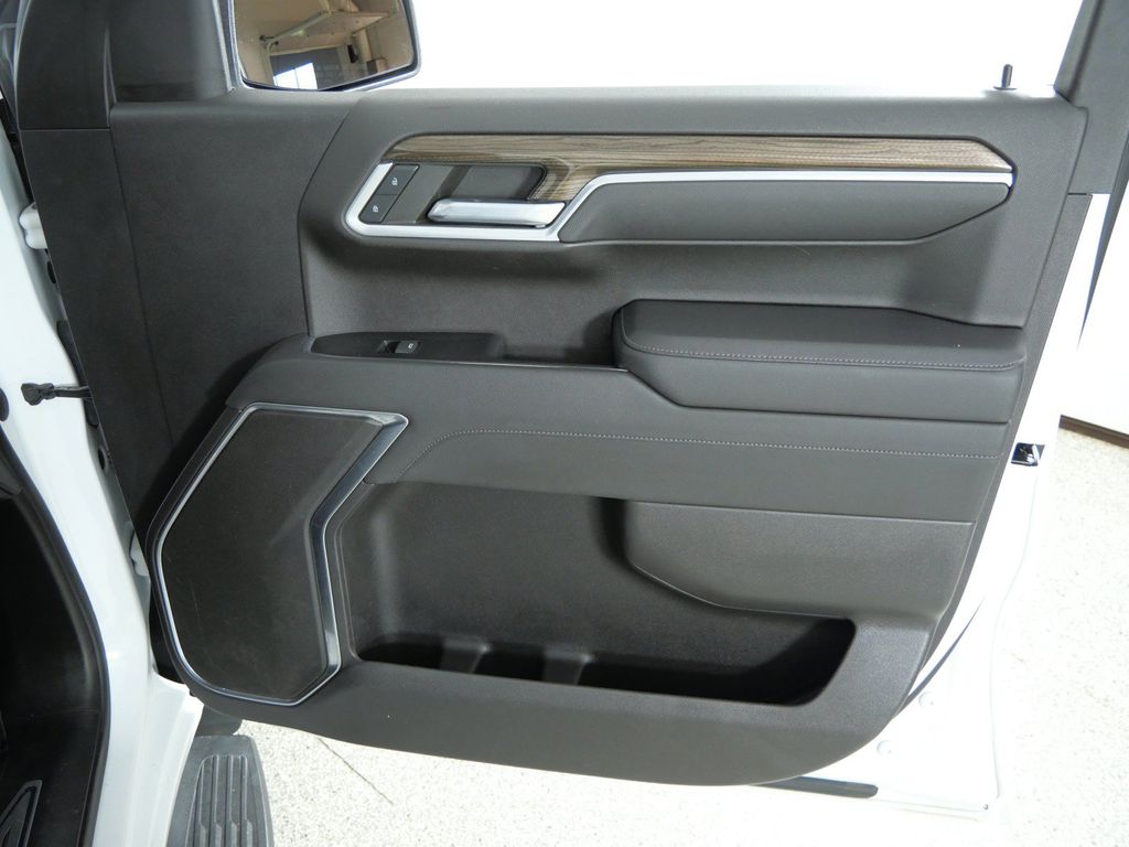 Thumbnail: 2022 Chevrolet Silverado 1500 - 27