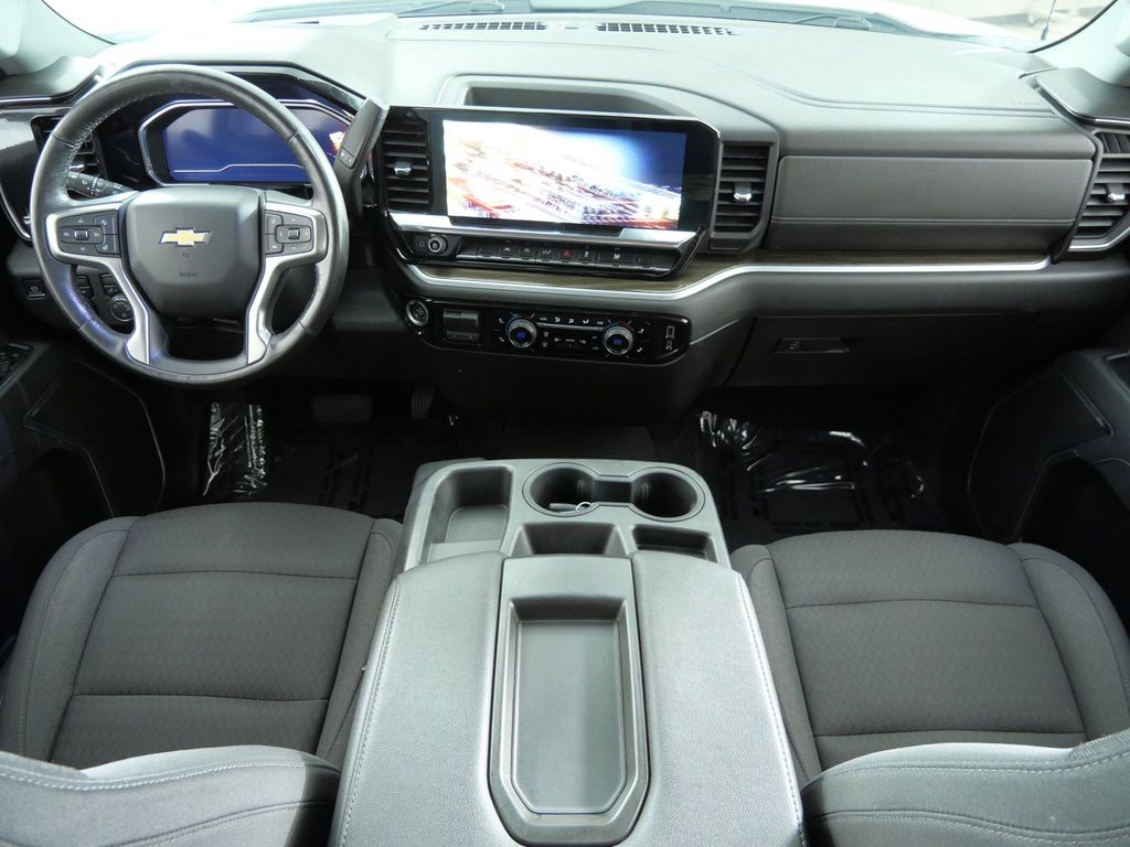 Thumbnail: 2022 Chevrolet Silverado 1500 - 2
