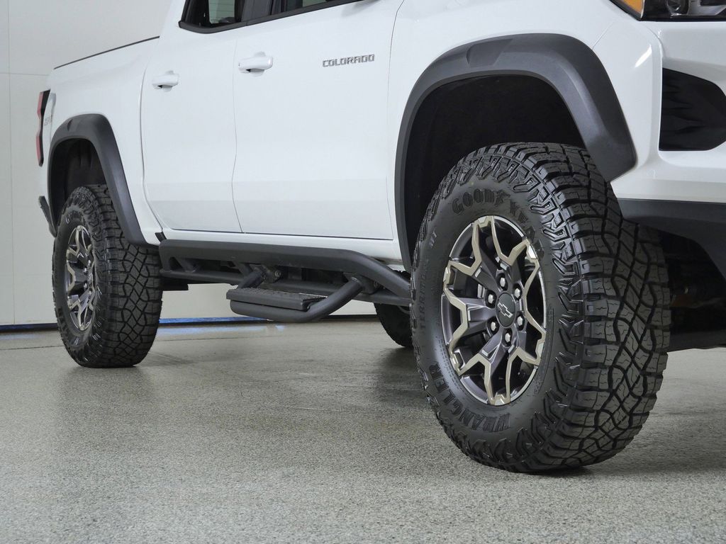 Thumbnail: 2025 Chevrolet Colorado - 8