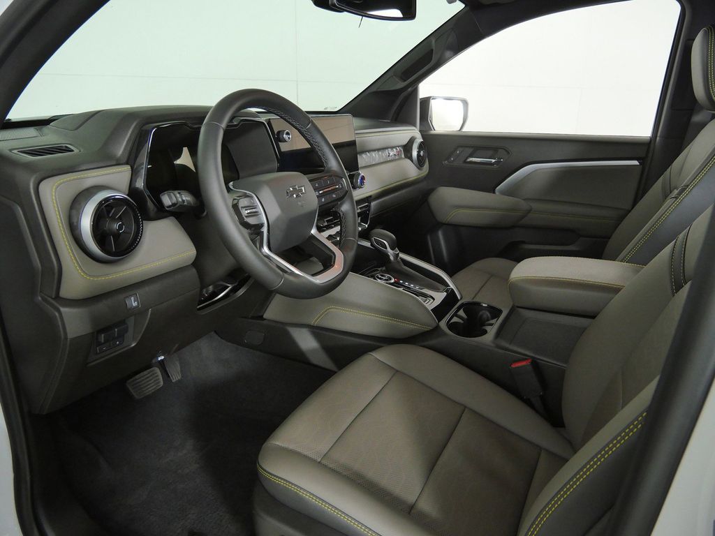 Thumbnail: 2025 Chevrolet Colorado - 9